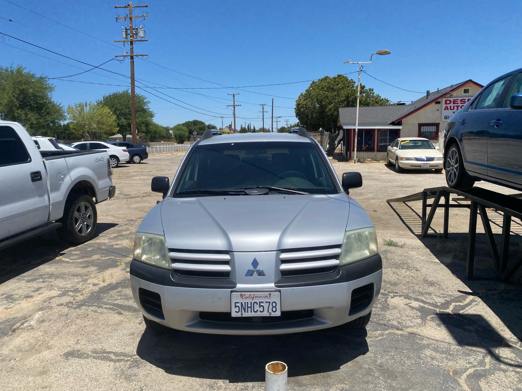 2005 Mitsubishi Endeavor - 4A4MN21S95E024203 - Image #1